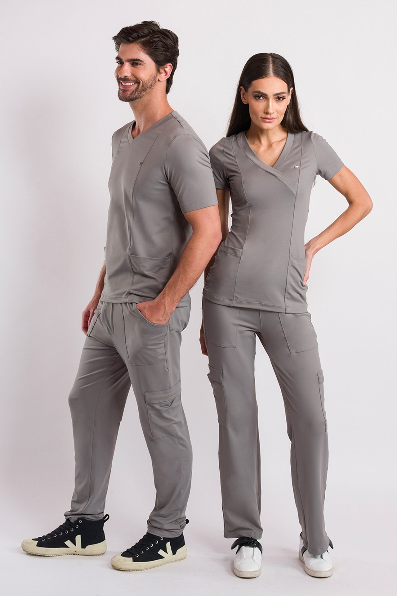 Scrub Feminino Coach - Cinza Chumbo